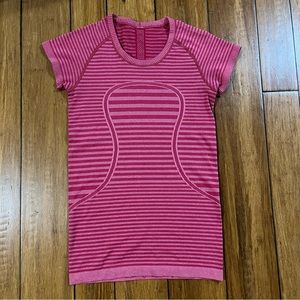 Women’s Lululemon Pink Striped Swiftly Tech Size 6